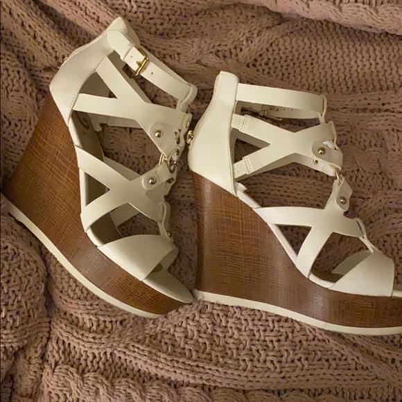 G by Guess wedges - Picture 2 of 5